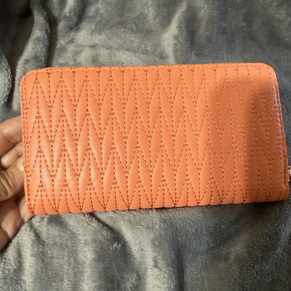 Badgley Mischka Vegan Leather Coral Wallet with Braided Quilting (MSRP $49) NWT - Picture 4 of 6
